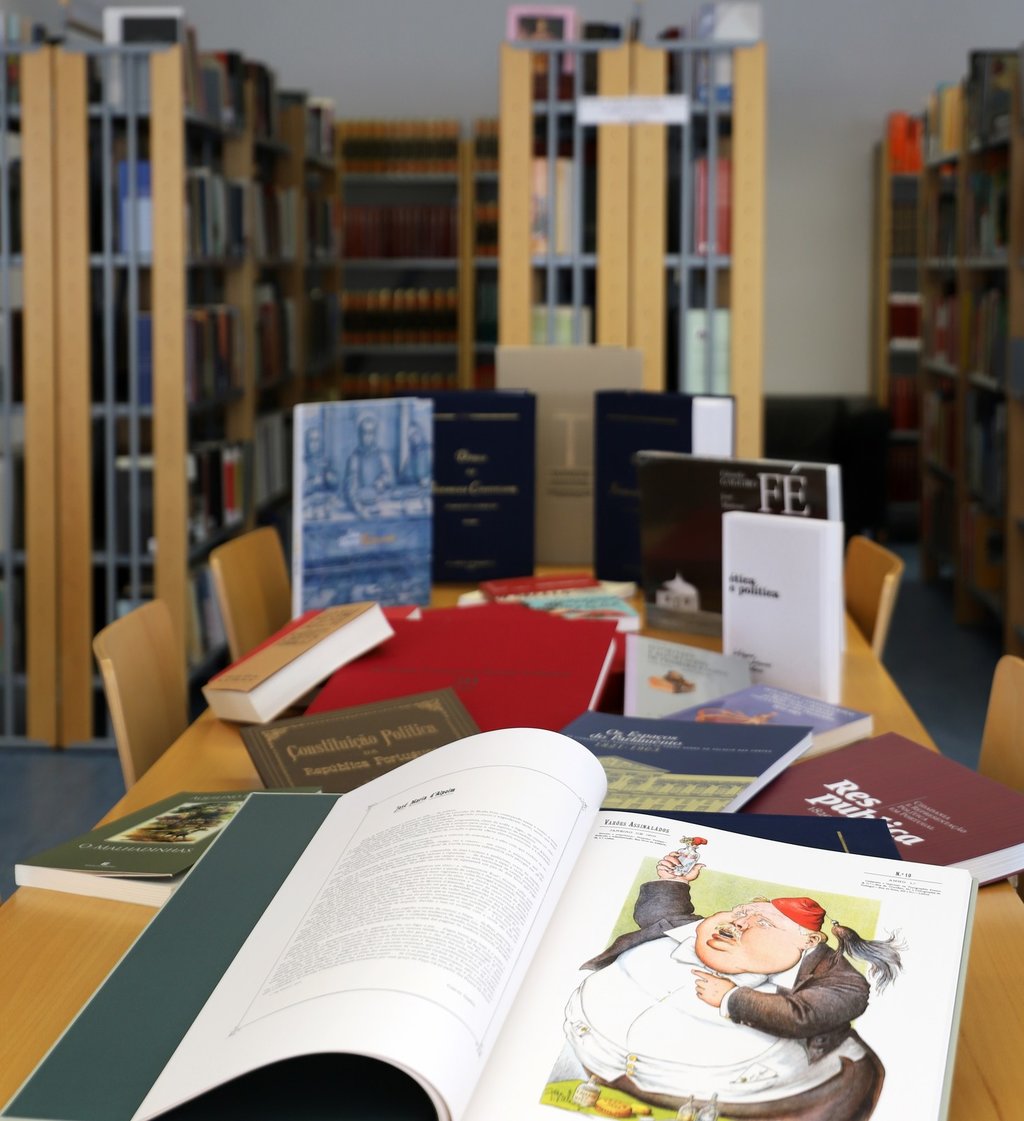 36 publicações editadas pela Assembleia da República disponíveis na Biblioteca Municipal 
