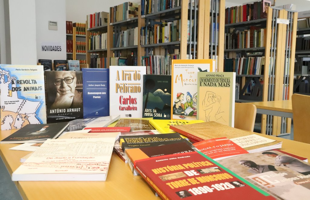 25 anos, 25 livros - Biblioteca de Moncorvo brindou Mesão Frio com obras literárias
