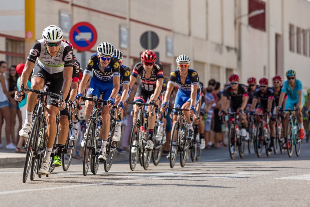 130 Atletas Portugueses e Internacionais na Volta ao Douro em Bicicleta 