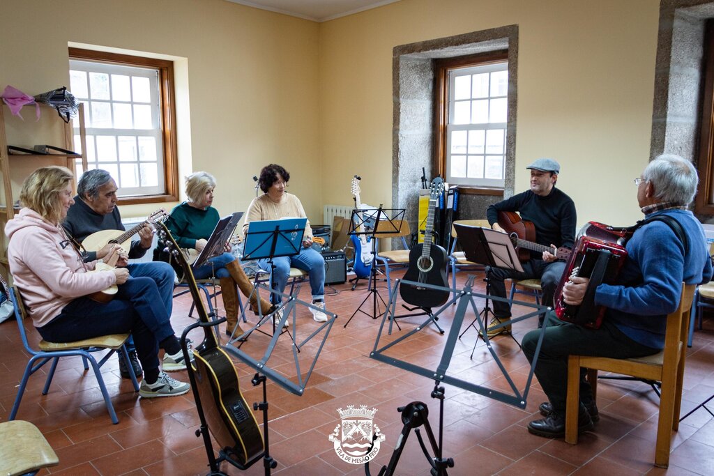 Escola de Música tem mais de 50 alunos de todas as idades