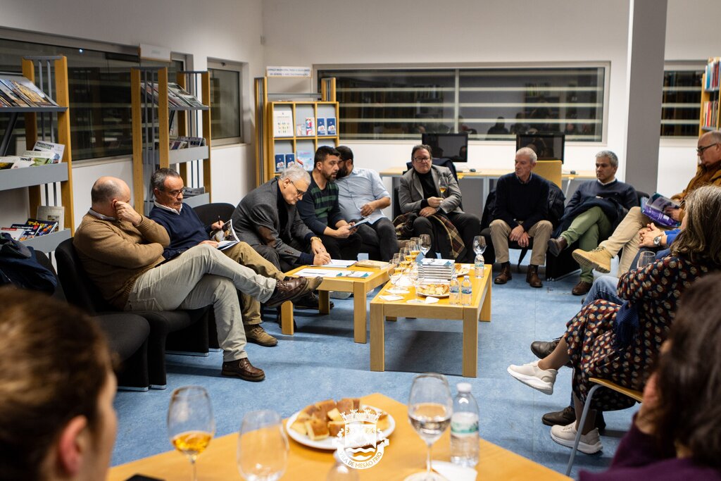 Poeta Agostinho Santa nas ‘Tertúlias na Biblioteca’ para apresentar «Douro – Poemas de entre corp...