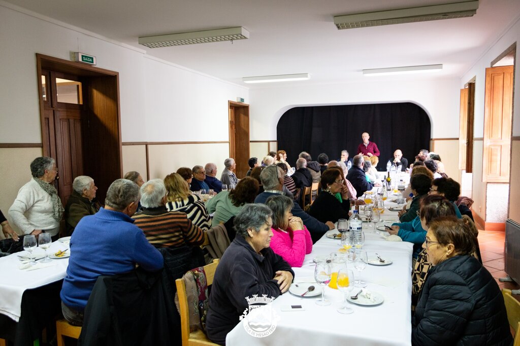 Presidente da Câmara reforça compromisso com apoios sociais em convívio com Ateliers (Re)viver